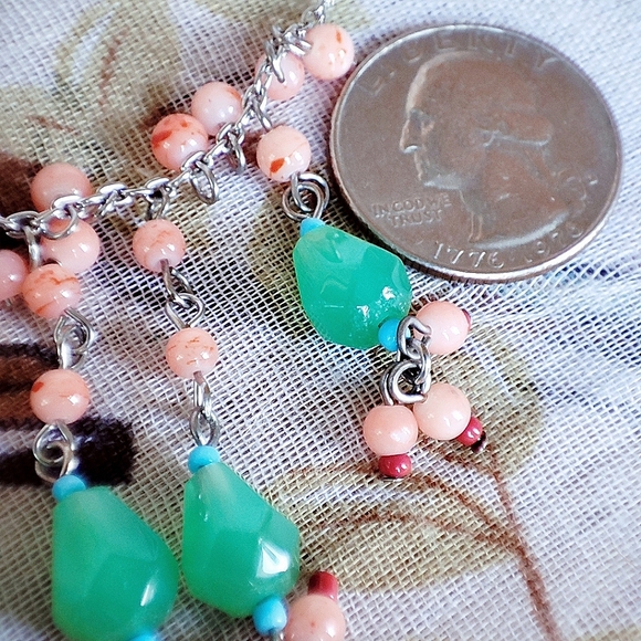 Jadeite Green Coral Silver Tone Teardrop Glass Beaded Cascade Necklace NEW NWOT - Picture 7 of 8